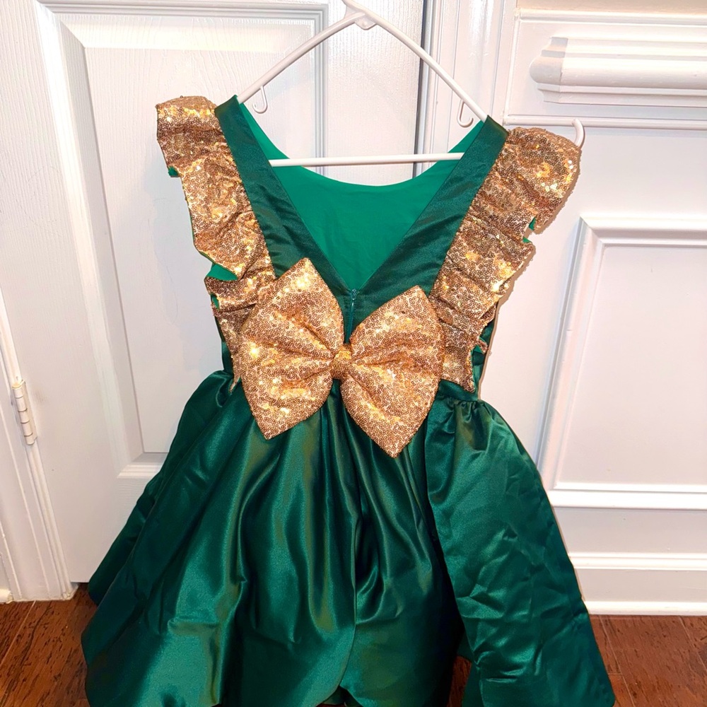 ITTY BITTY TOES BRAND NEW Green and Gold Kids Dress